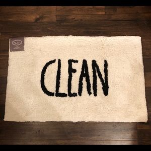Rae Dunn clean bath Mat